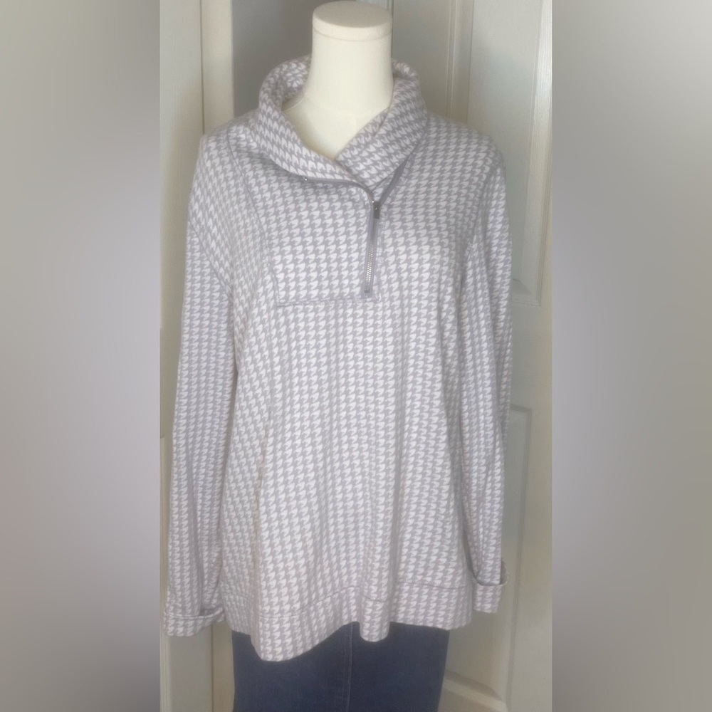 Croft & Barrow Light Gray Cowl Neck Sweater